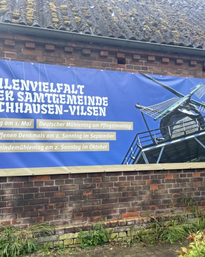 Werbebanner an der Fehsenfeldschen Mühle